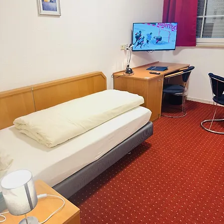 Am Weyerhof 3* 케르펜