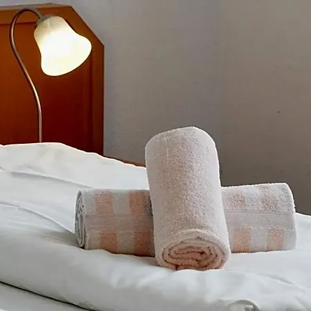 Am Weyerhof 3* Керпен