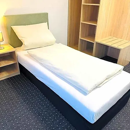 Отель Am Weyerhof 3*
