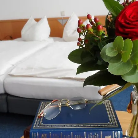 Am Weyerhof 3* 케르펜