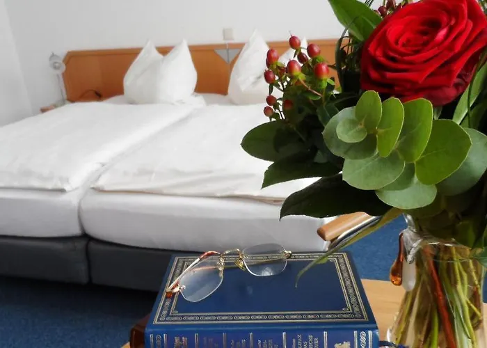 Am Weyerhof 3* كيربن